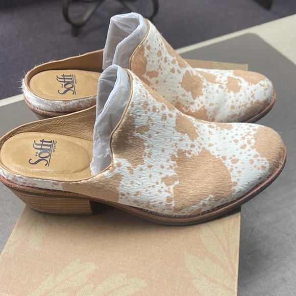 Fabulous Sofft Mules with 1” Heel - Picture 2 of 4